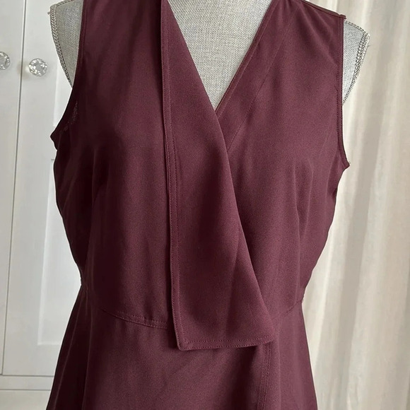 DKNY NWOT Front Lapel Gold Button Sleeveless Blouse, Size M - Picture 2 of 12